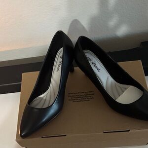 Easy Street Black Women's Heels